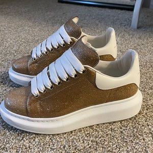🚨SOLD🚨Alexander McQueen sneakers